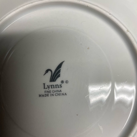 vintage lynns fine china teacup and saucer set - Picture 4 of 4